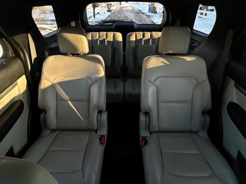 Used 2018 Ford Explorer XLT w/ Equipment Group 202A image 17