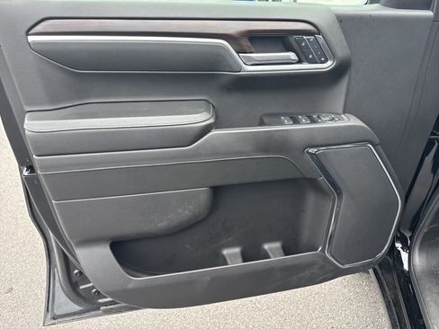 Used 2024 GMC Sierra 1500 SLT image 16