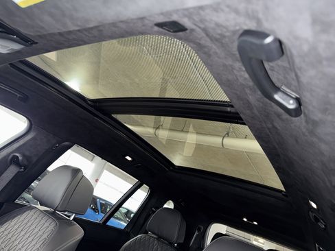 Certified 2024 BMW X7 M60i w/ Executive Package image 34