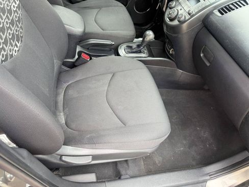 Used 2011 Kia Soul + w/ Audio Pkg FWD image 26