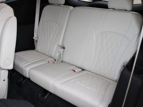 Used 2024 Buick Enclave Avenir w/ Avenir Technology Package image 7