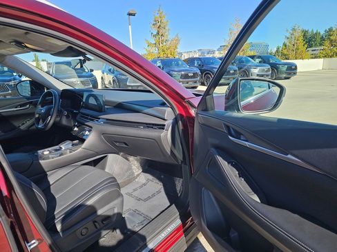 Certified 2024 INFINITI QX60 Luxe image 12