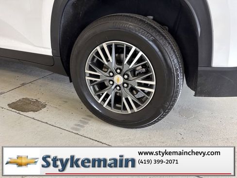 Used 2024 Chevrolet Traverse LT image 7