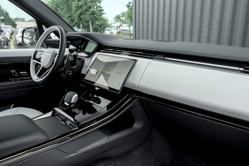 New 2026 Land Rover Range Rover Sport Dynamic SE AWD/4WD image 23