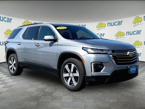 Used 2023 Chevrolet Traverse LT w/ LT Premium Package AWD/4WD image 1