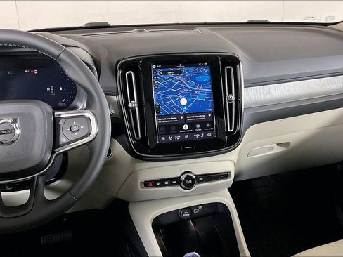 New 2026 Volvo XC40 B5 Plus w/ Protection Package Premier AWD/4WD image 5