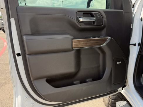 Used 2020 Chevrolet Silverado 1500 RST w/ Texas Edition AWD/4WD image 9