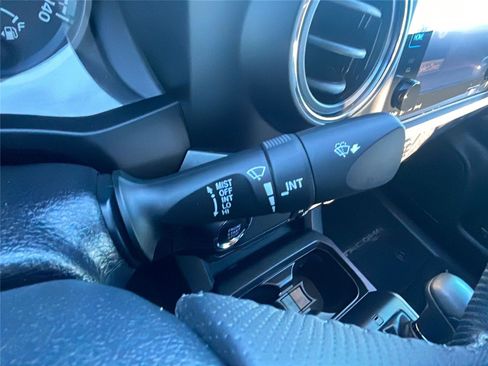 Used 2019 Toyota Tacoma TRD Sport image 26