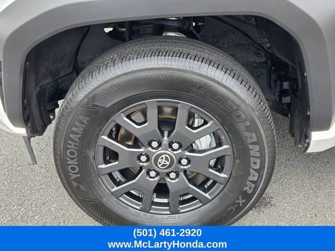Used 2025 Toyota 4Runner SR5 AWD/4WD image 20