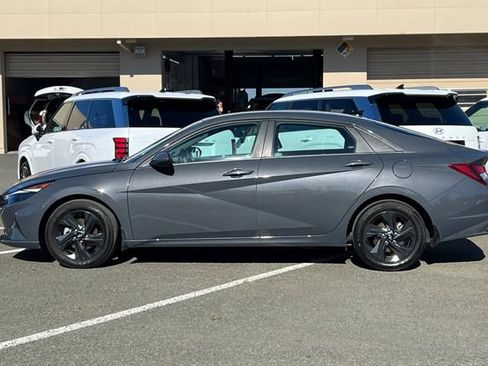 Certified 2023 Hyundai Elantra SEL FWD image 9