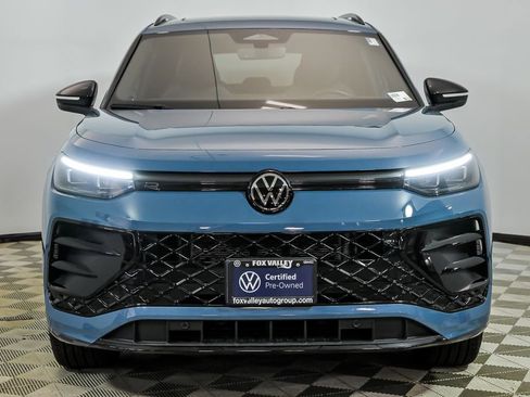 Certified 2025 Volkswagen Tiguan SE R-Line AWD/4WD image 4