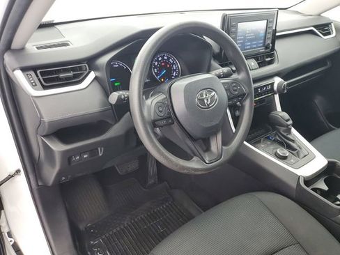 Used 2021 Toyota RAV4 LE AWD/4WD image 17