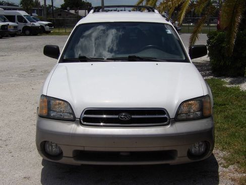 Used 2001 Subaru Outback Wagon image 12