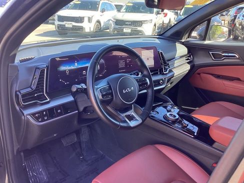 Certified 2025 Kia Sportage SX Prestige AWD/4WD image 14