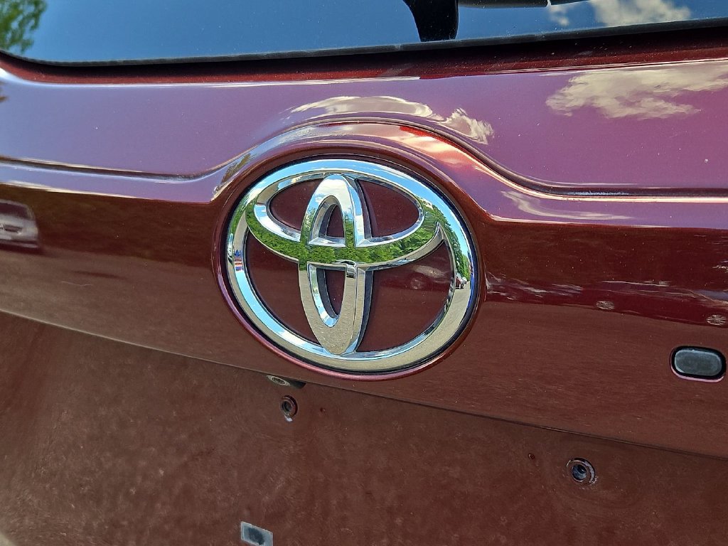 Used 2015 Toyota Highlander Plus AWD/4WD image 28