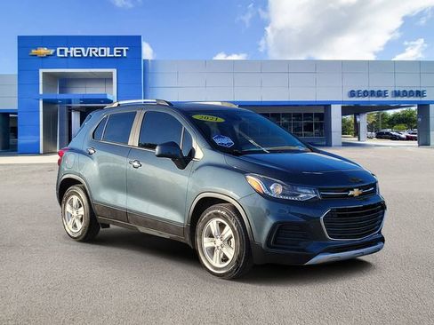 Certified 2021 Chevrolet Trax LT w/ Driver Confidence Package image 1
