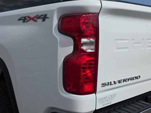 Used 2025 Chevrolet Silverado 2500 LT w/ Safety Package AWD/4WD image 11