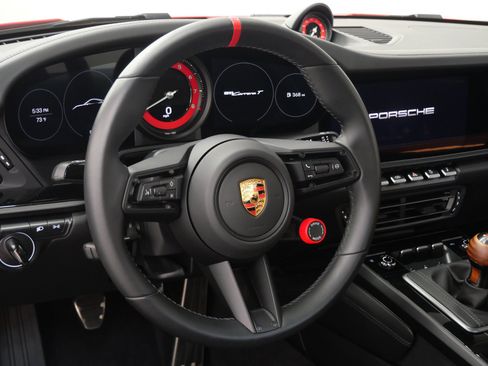 Used 2024 Porsche 911 Carrera image 15