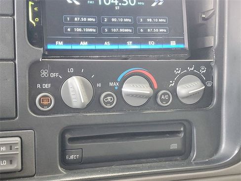 Used 1997 Chevrolet Suburban 4WD w/ Preferred Equipment Group 2 image 18