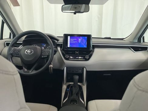Used 2023 Toyota Corolla Cross L AWD/4WD image 9