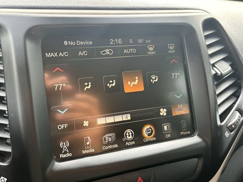 Certified 2017 Jeep Cherokee Latitude w/ Comfort/Convenience Group image 21