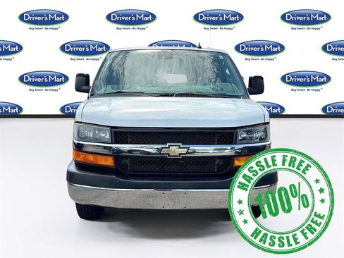 Used 2020 Chevrolet Express 3500 LT w/ LT Preferred Equipment Group RWD image 2