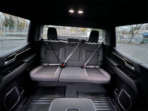 Used 2024 GMC Sierra 1500 Elevation image 12