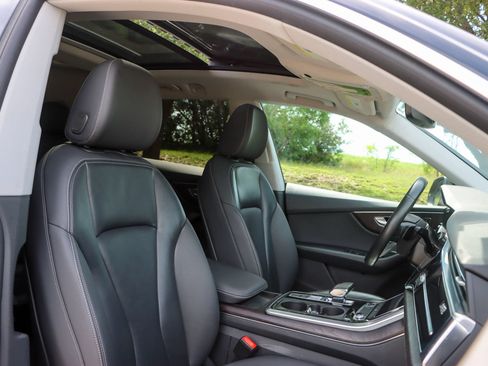 Used 2021 Audi Q8 Premium w/ Convenience Package AWD/4WD image 21