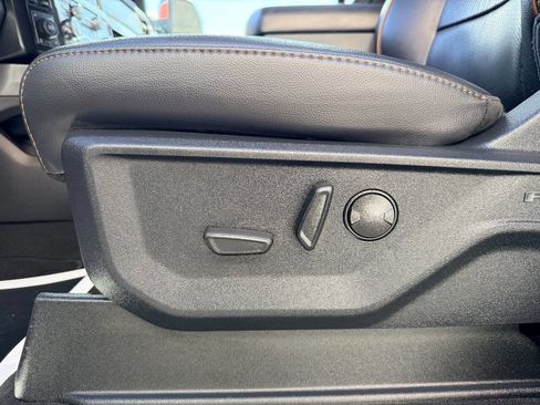 Used 2025 Ford F250 Lariat w/ Lariat Ultimate Package image 24