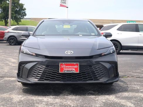 Used 2025 Toyota Camry SE FWD image 3