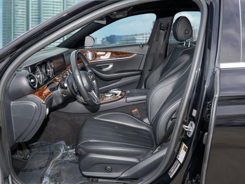 Used 2019 Mercedes-Benz E 300 4MATIC w/ Premium 1 Package image 16