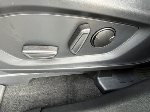 Used 2025 Ford Explorer Active w/ Active Comfort Package image 19