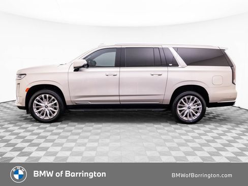 Used 2023 Cadillac Escalade ESV Premium Luxury AWD/4WD image 2