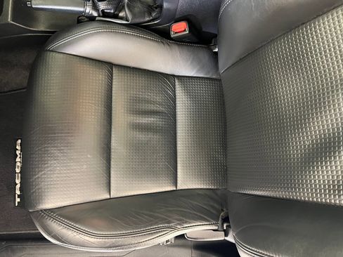 Used 2019 Toyota Tacoma TRD Sport image 21