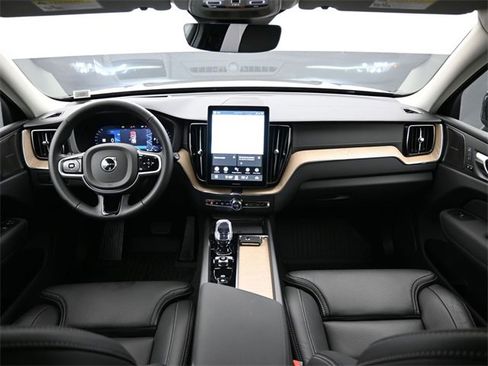 Used 2026 Volvo XC60 B5 Ultra w/ Protection Package Premier image 25