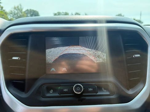 Used 2017 GMC Acadia SLE w/ LPO, Floor Liner Package FWD image 15
