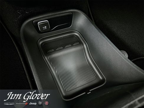 New 2026 Chrysler Pacifica Select w/ S Appearance Package image 34