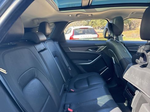 Used 2022 Jaguar F-PACE S image 9