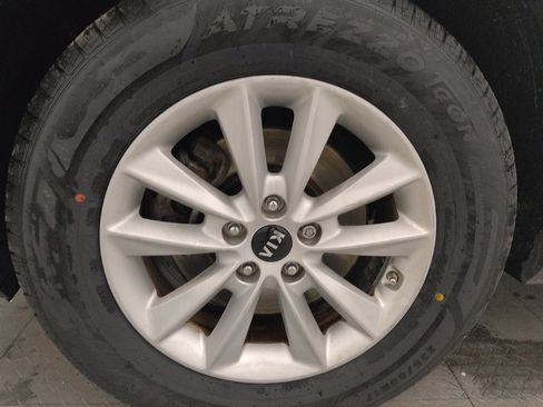 Used 2019 Kia Sorento LX image 31