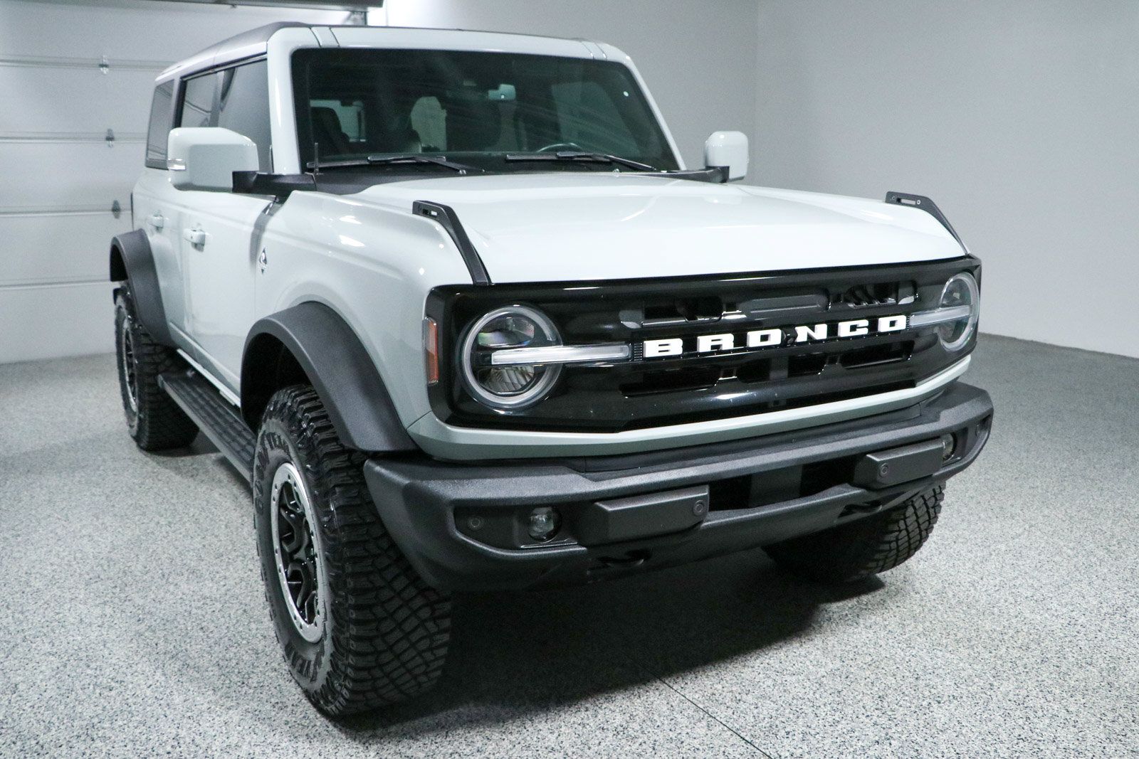 Used 2021 Ford Bronco Outer Banks w/ Sasquatch Package AWD/4WD image 5