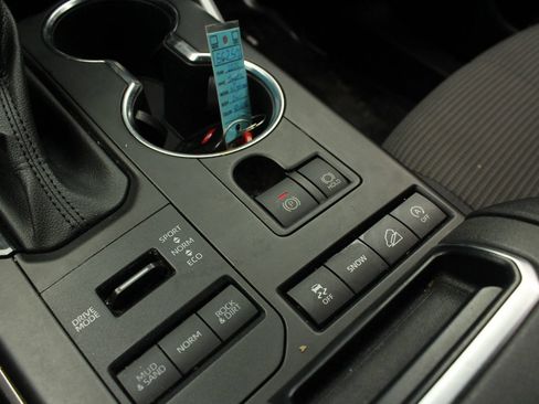 Used 2022 Toyota Highlander L AWD/4WD image 35