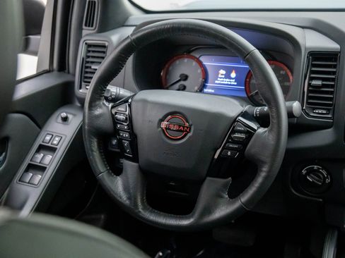 Used 2022 Nissan Frontier PRO-4X w/ Pro-4X Premium Package image 11