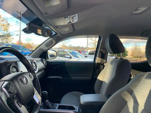 Used 2021 Toyota Tacoma SR5 image 12