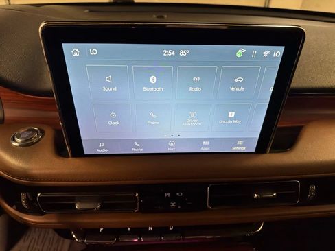 Used 2023 Lincoln Aviator Reserve w/ Equipment Group 201A AWD/4WD image 9