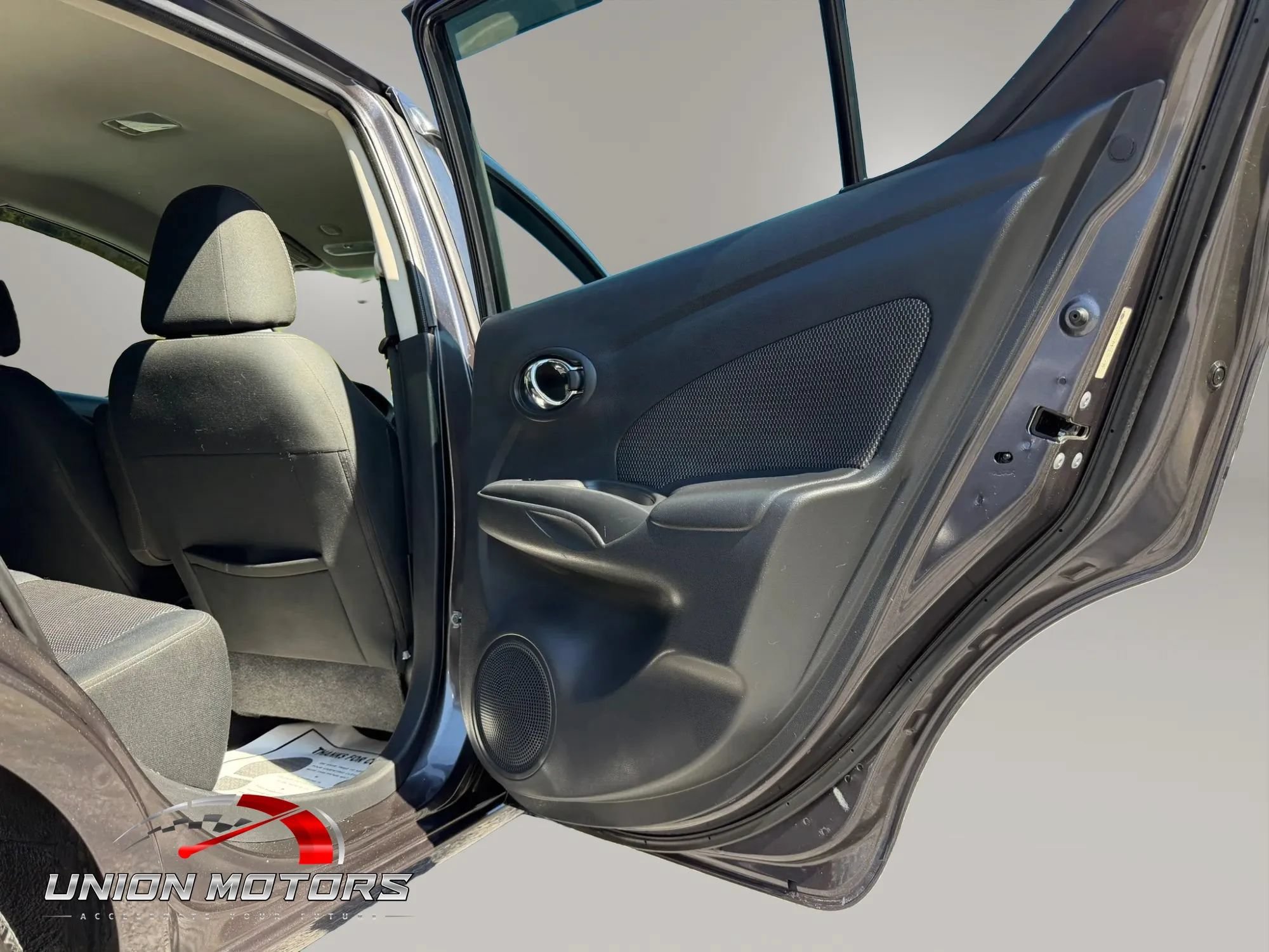 Used 2015 Nissan Versa SV FWD image 29