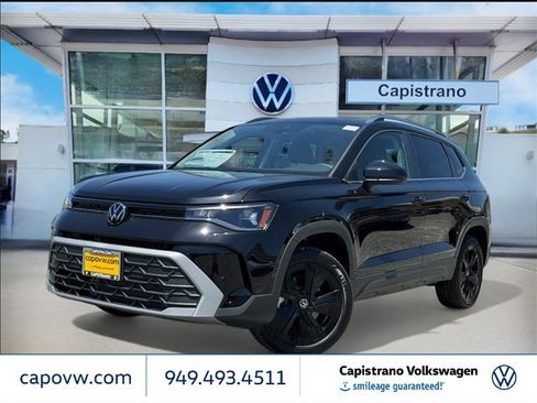 New 2025 Volkswagen Taos SE image 1