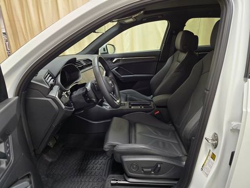 Used 2025 Audi Q3 2.0T Premium w/ Convenience Package image 14