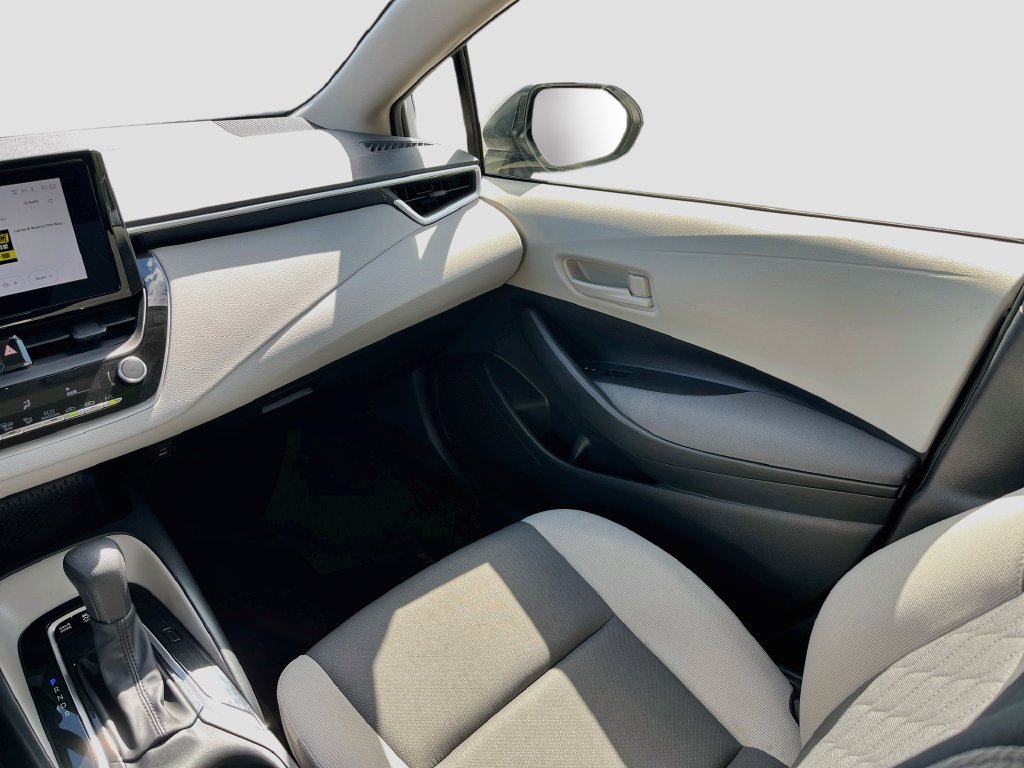 Used 2024 Toyota Corolla LE w/ LE Convenience Package FWD image 21