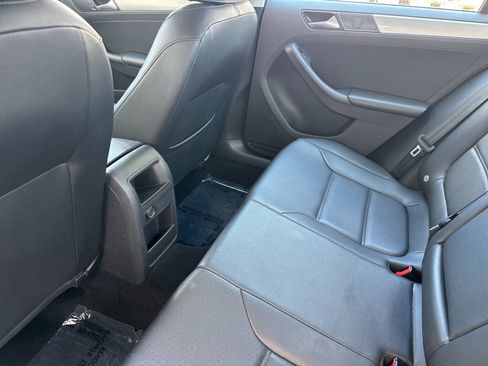 Used 2015 Volkswagen Jetta SE FWD image 12