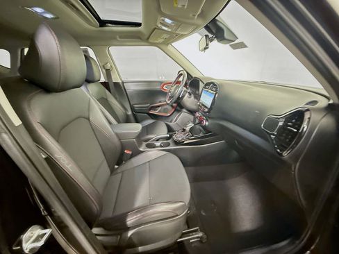 Used 2022 Kia Soul Turbo image 29